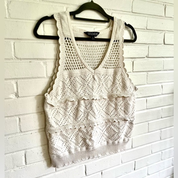Studio 19 Ivory/Cream Crochet Sleeveless Top, SZ L EUC - Picture 5 of 6